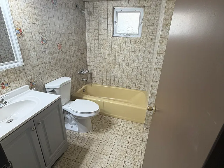 270 Born St #1 — Photo 12