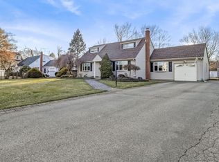 5 Colonial Ter, Pompton Plains, NJ 07444