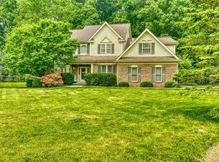 7130 Wildwood Ln, Victor, NY 14564