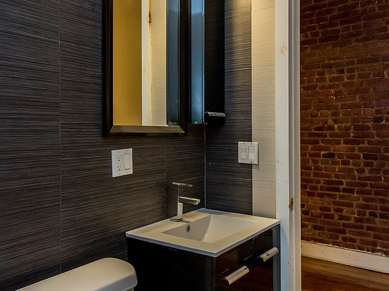 88 George St #1R — Photo 4