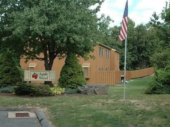 30 Winesap Ct, Ansonia, CT 06401