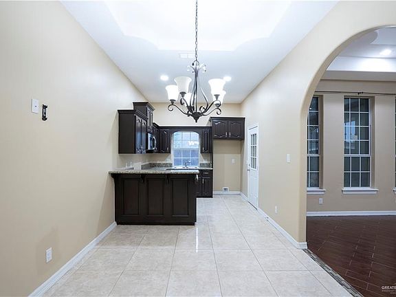 5th image of 2603 Hibiscus Dr
