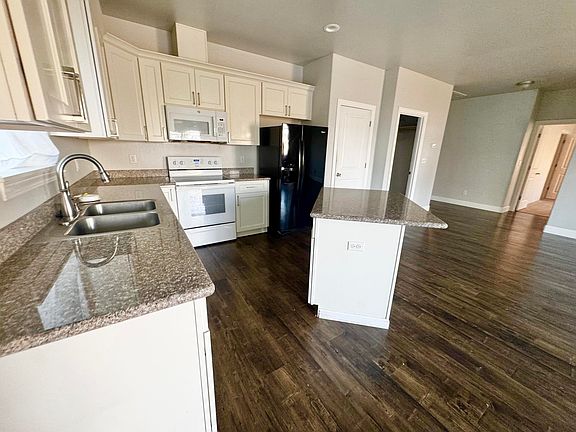 3rd image of 2642 Wyatt Dr
