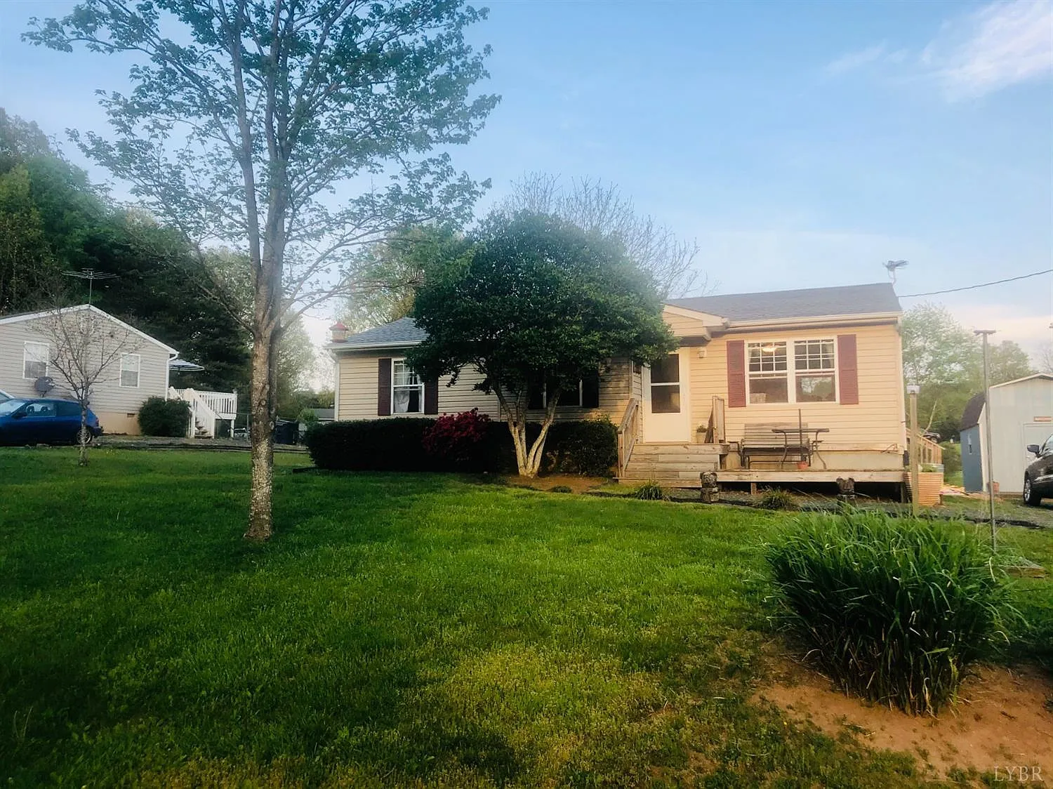 318 Webster Dr photo 1
