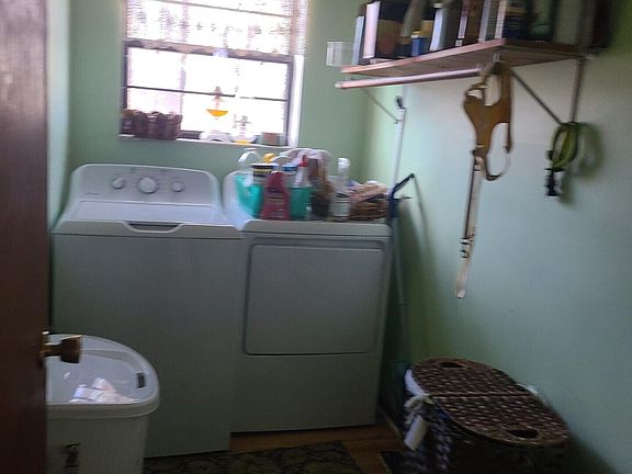 4th image of 449 Haney Cir NW