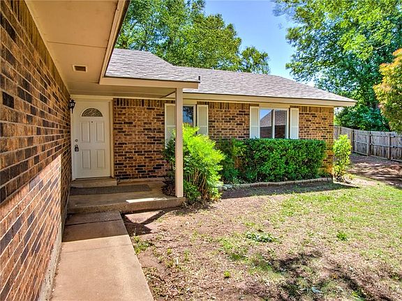 2nd image of 1004 S English Dr