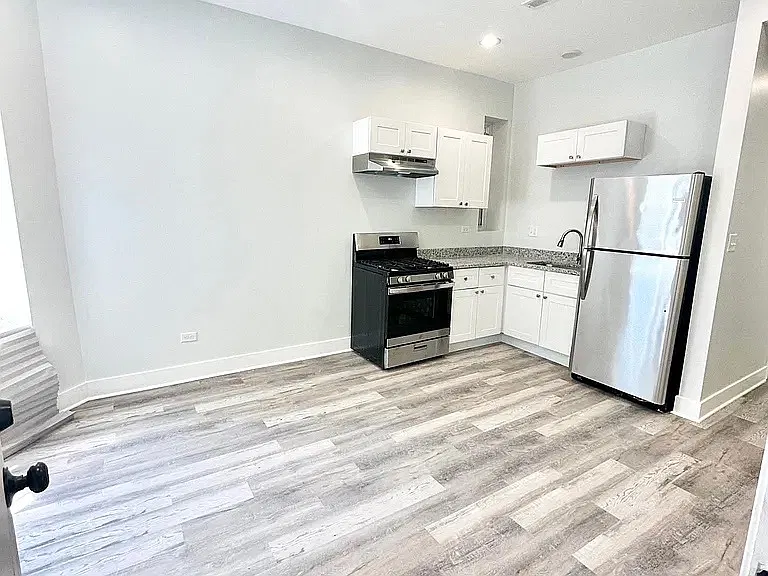 2 bed, 950 sqft, $1,595 — Photo 2