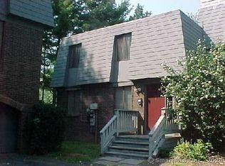 4 Trolley Crossing Ln, Middletown, CT 06457