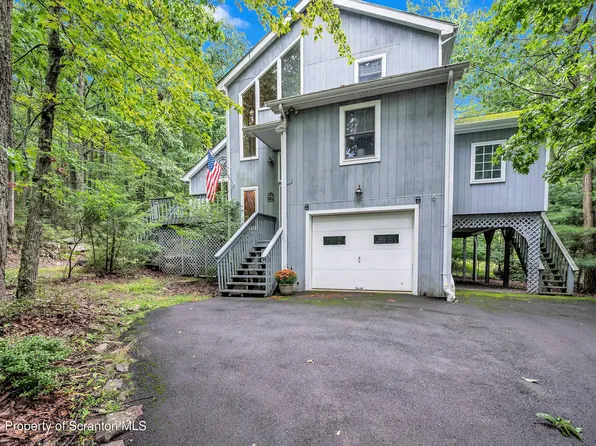 195 Eastwood Dr, Greentown, PA 18426