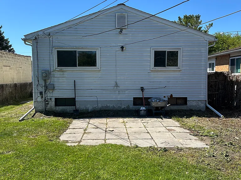 21173 Woodward St — Photo 19