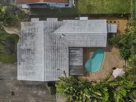 4th image of 2833 NE 9th Avenue