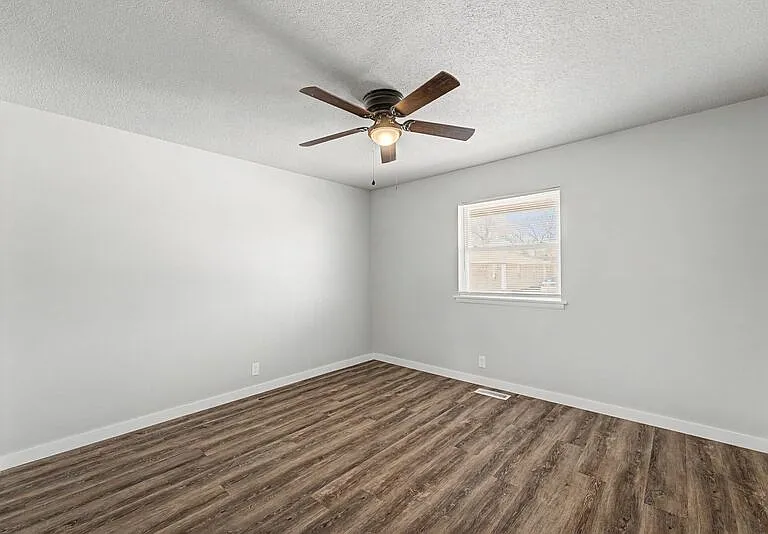 1305 W New Hope Rd #A — Photo 8