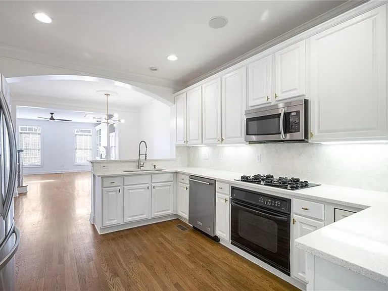 2603 Oglethorpe Cir — Photo 17