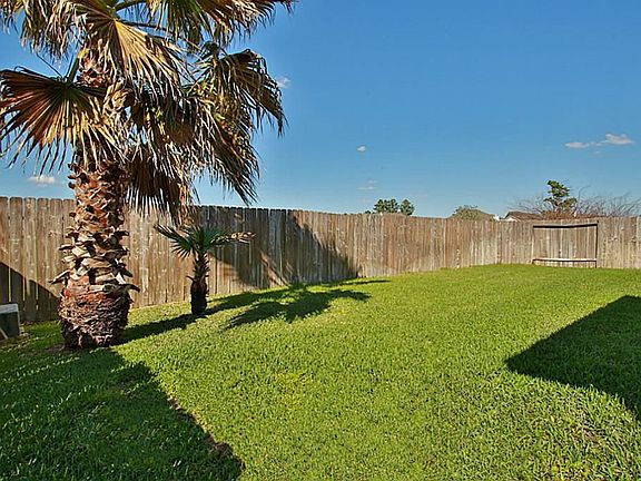 3rd image of 12802 Carriage Glen Dr