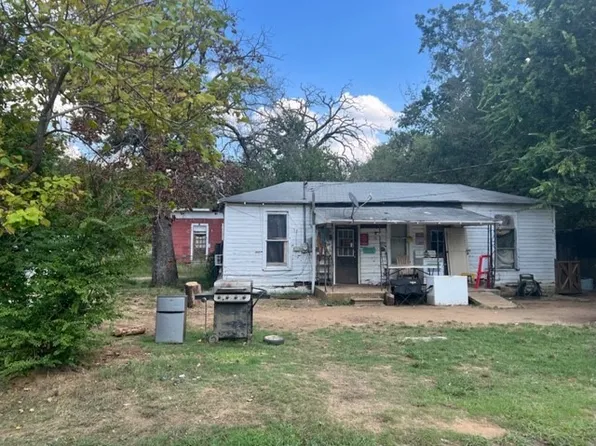 701 Hearon St, Paris, TX 75460
