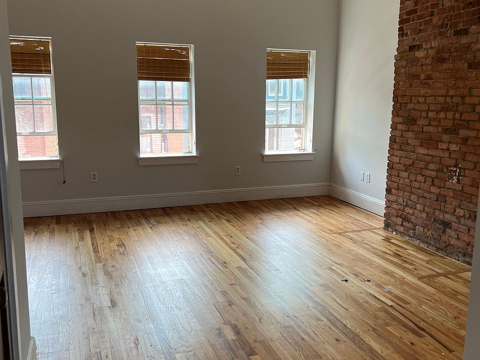 1st image of 25 Halsey St #3
