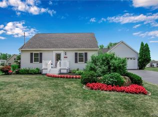 6338 Hamm Rd, Lockport, NY 14094