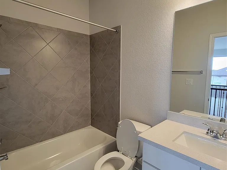 113 Bluff Creek Ln — Photo 24