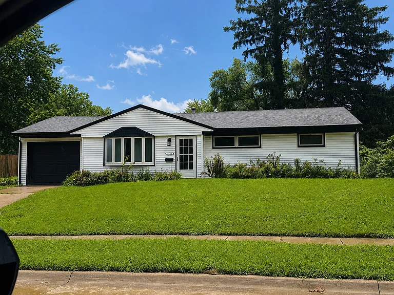 1615 Robeson Ave — Photo 1