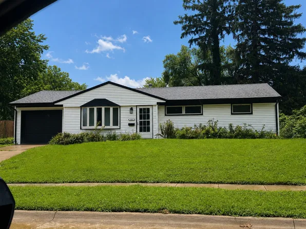 1615 Robeson Ave, Bettendorf, IA 52722