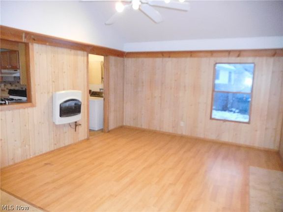 5th image of 104 Howard St