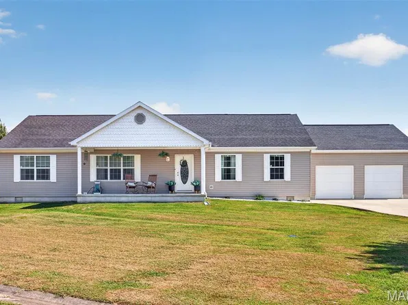 3 Algonquin Ln, Pocahontas, IL 62275
