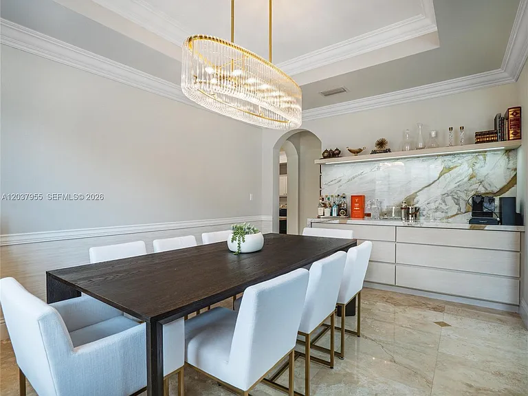 8919 NE 10th Ave — Photo 8