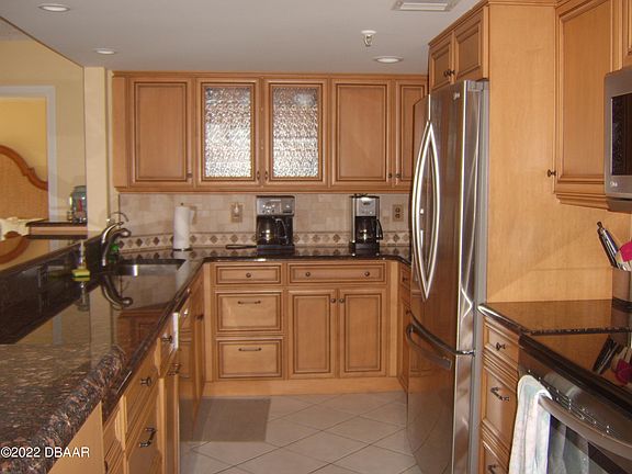 4th image of 1051 E Ocean Shore Blvd #901