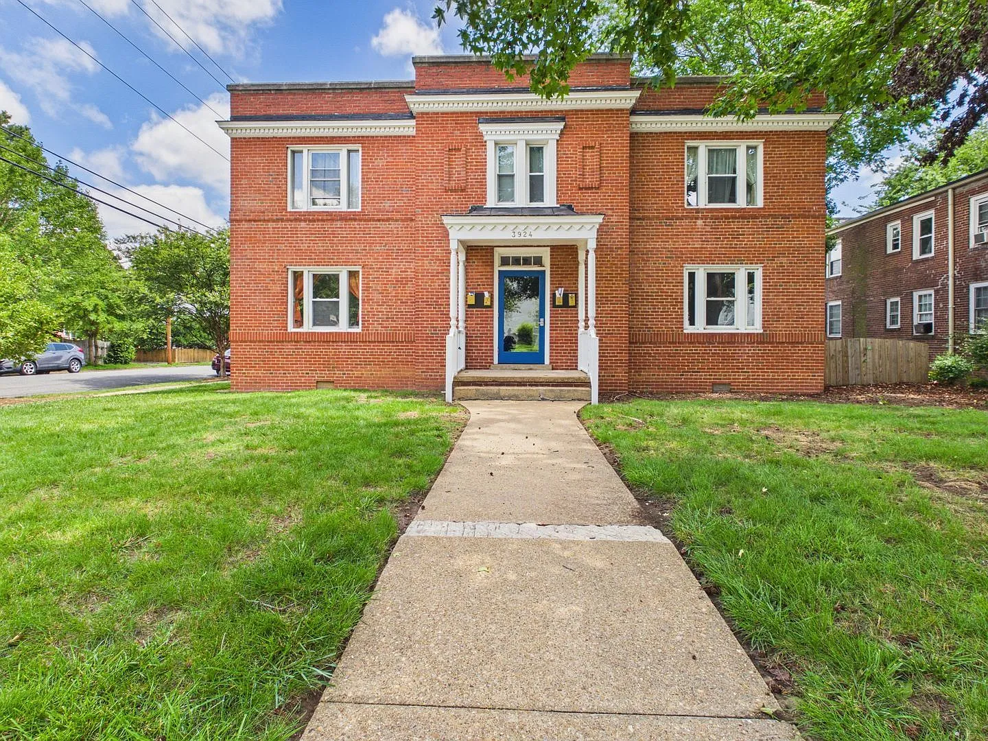 2 bed, 1.0 bath, 830 sqft, $1,799 — Photo 1