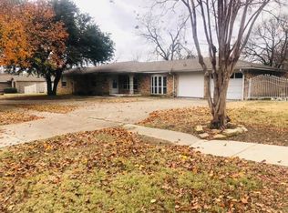 317 SW 15th St, Grand Prairie, TX 75051