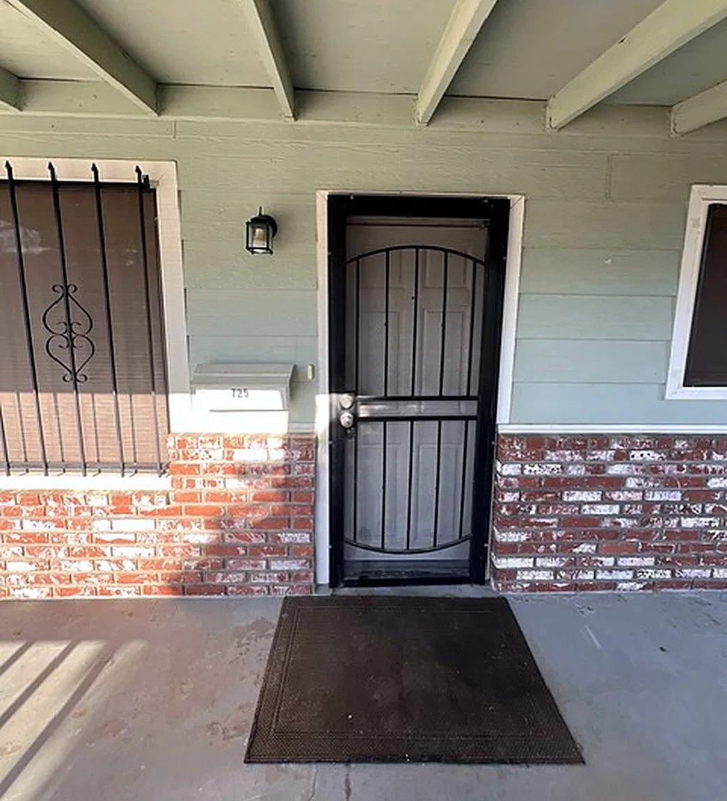 3 bed, $1,900 — Photo 1