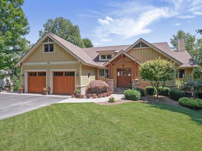 875 S Nanagosa Trl, Suttons Bay, MI, 49682