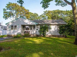 35 Reilly St, West Islip, NY 11795