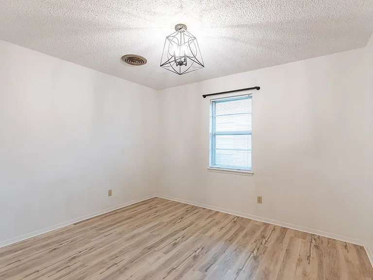 3409 High Meadows Dr — Photo 25