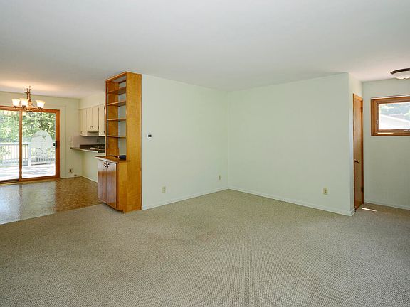 3rd image of 205 S Nursery St