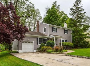 18 Clearview Rd, East Brunswick, NJ 08816