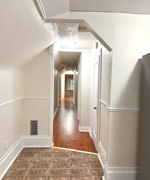 17 Thornton Ave #UPPER — Photo 8