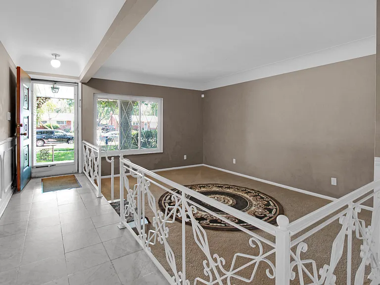 12951 Common Rd — Photo 6