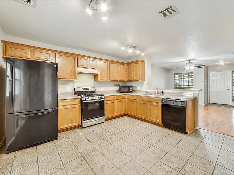 14313 Lemongrass Ln — Photo 9