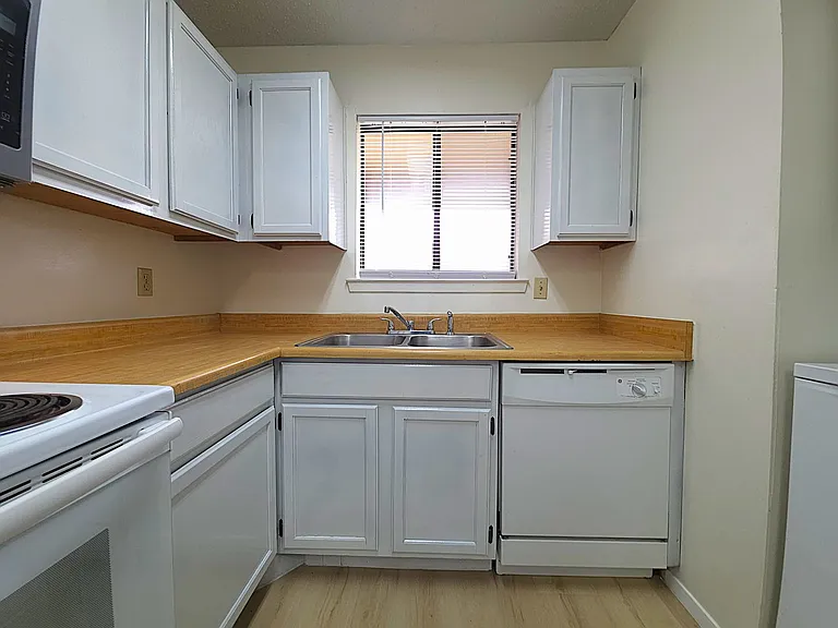 400 W South Town Dr #204 — Photo 20