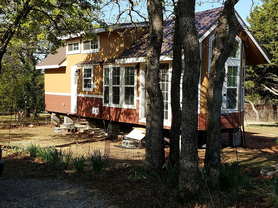 1st image of 218 Driftwood Dr
