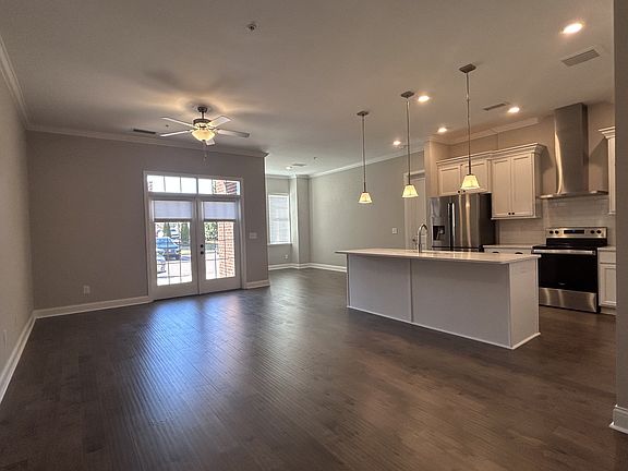 5th image of 2089 Branford Pl #101