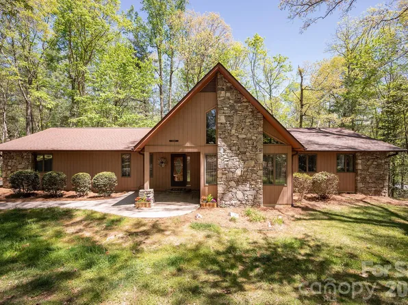 114 Timber Creek Rd, Laurel Park, NC 28739