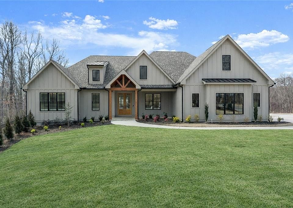 1st image of 9224 Waldrip Rd