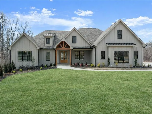9224 Waldrip Rd, Gainesville, GA 30506