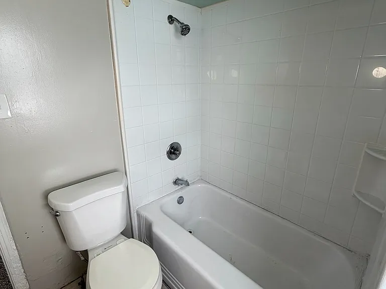 16109 Delrey Ave — Photo 2