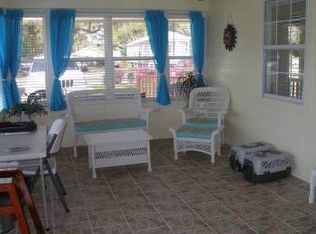 712 Wood St, Waveland, MS 39576