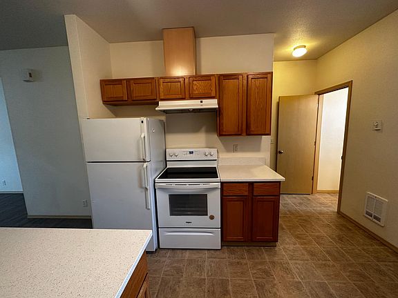 5th image of 3110 S 43rd St APT C