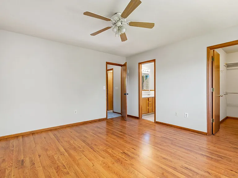 718 Justice Dr — Photo 18