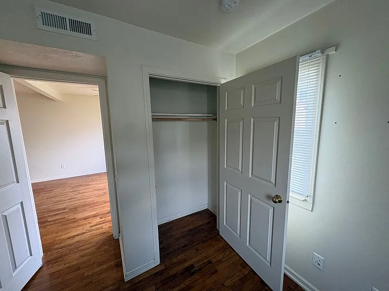 2909 W John St — Photo 13